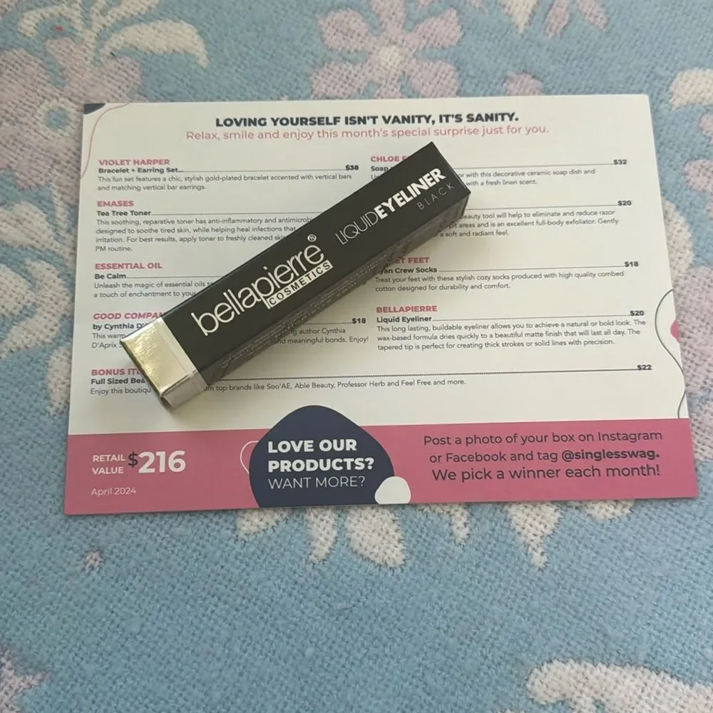 NEW IN BOX  *Bellapierre* Liquid Eyeliner BLACK